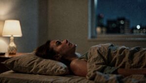 Warum dein Gehirn nachts Gespräche endlos wiederholt – und was das über dich aussagt